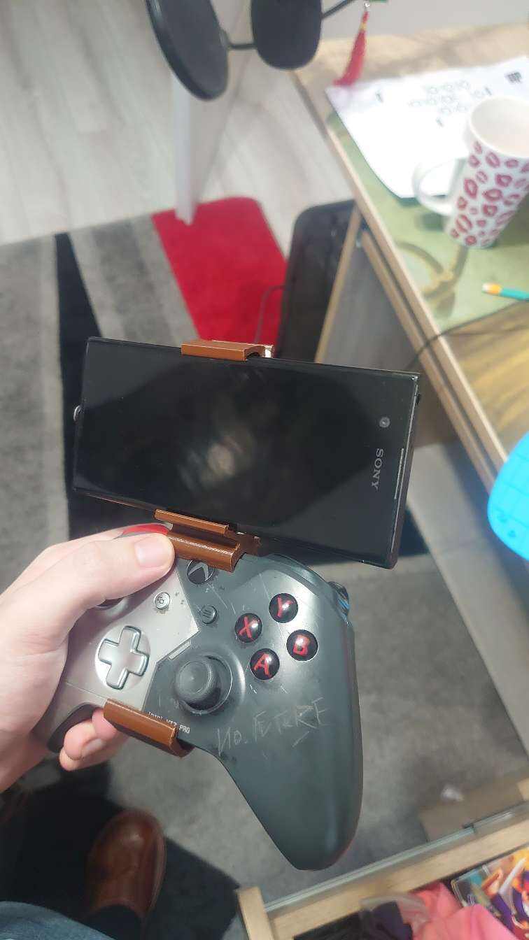 Xbox One Controller Phone Mount-0