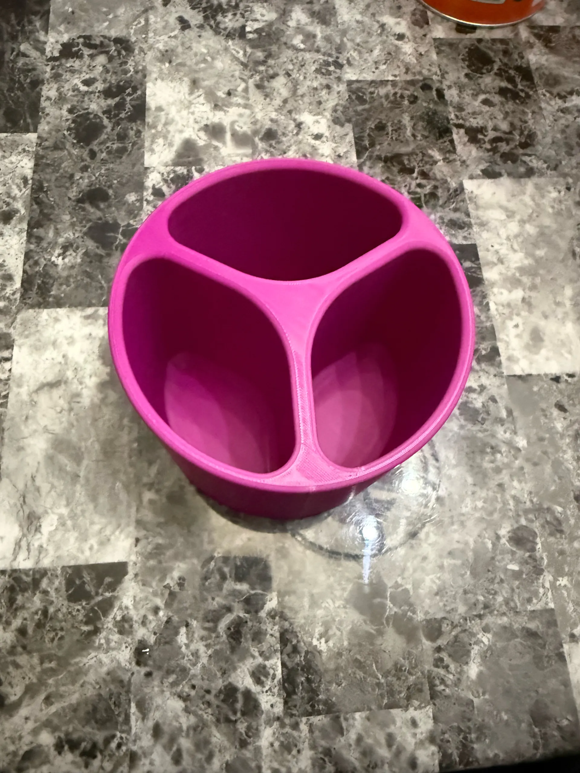Cosmetic brush holder-1