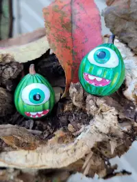 mike wazowski pumpkin-0