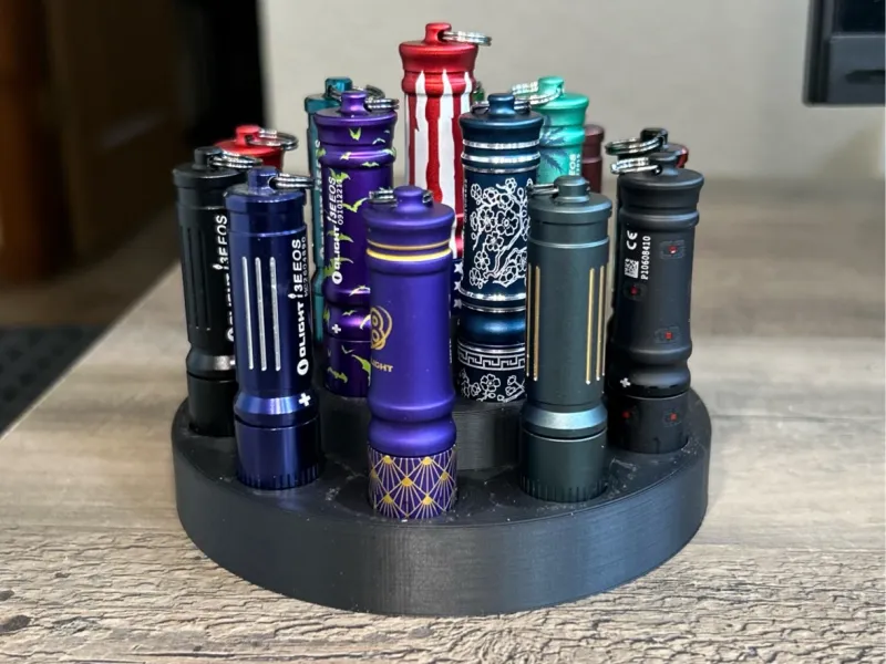 Olight i3Eフラッシュライト用ディスプレイスタンド