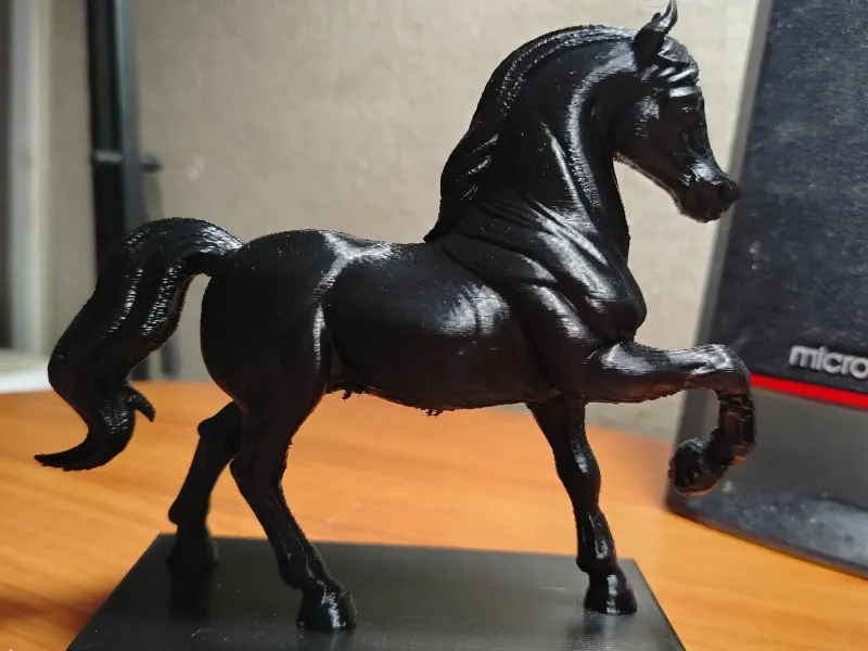 Statue de cheval noir STL pour l'impression 3D | Modèle monochrome