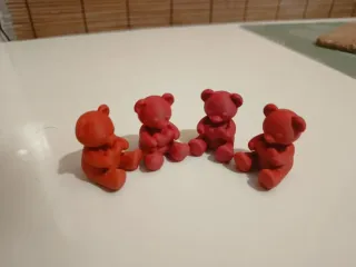 Cute teddy bear with heart