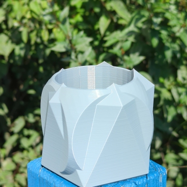 Ingenious Jarv Plant Pot-0