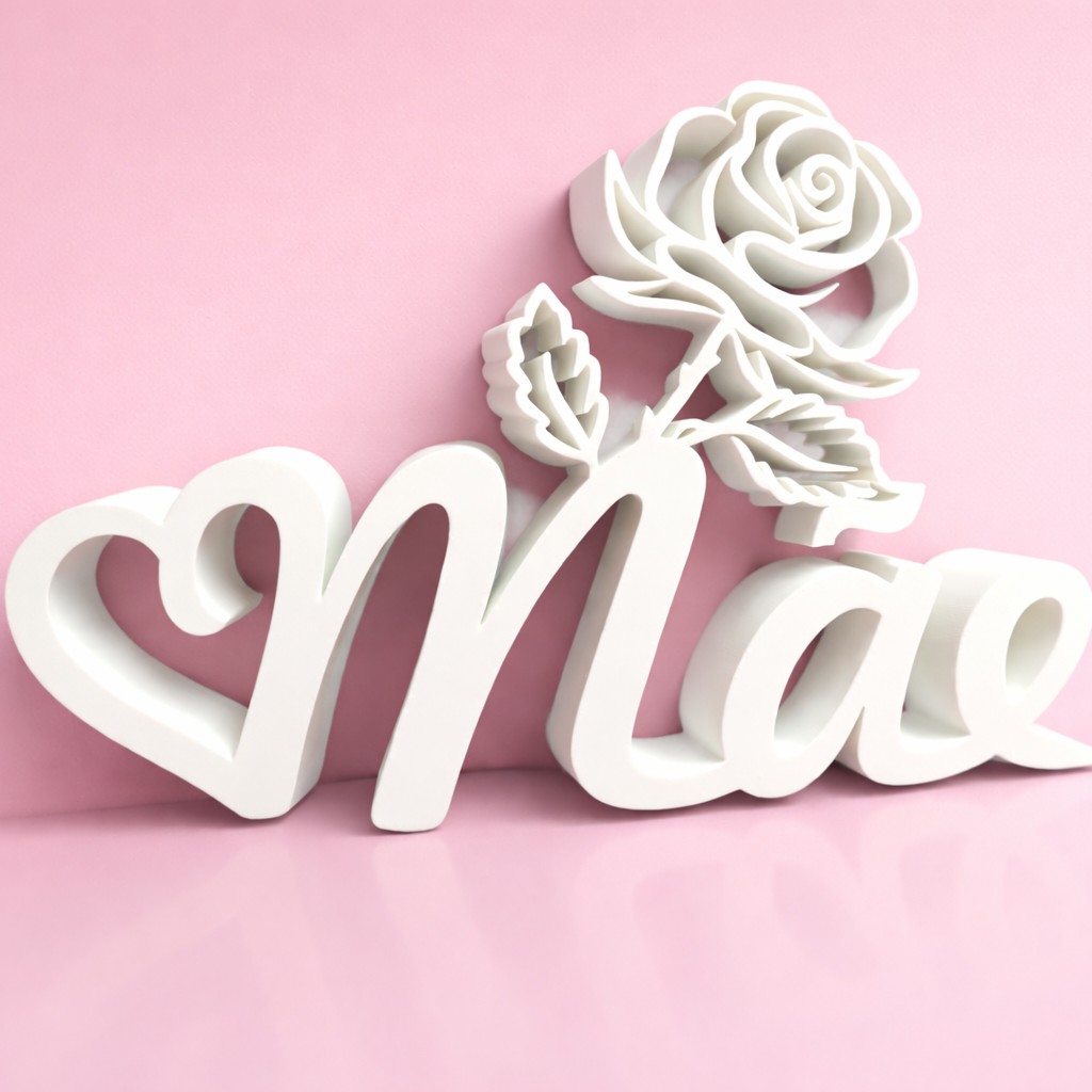 Mãe com flor e coração