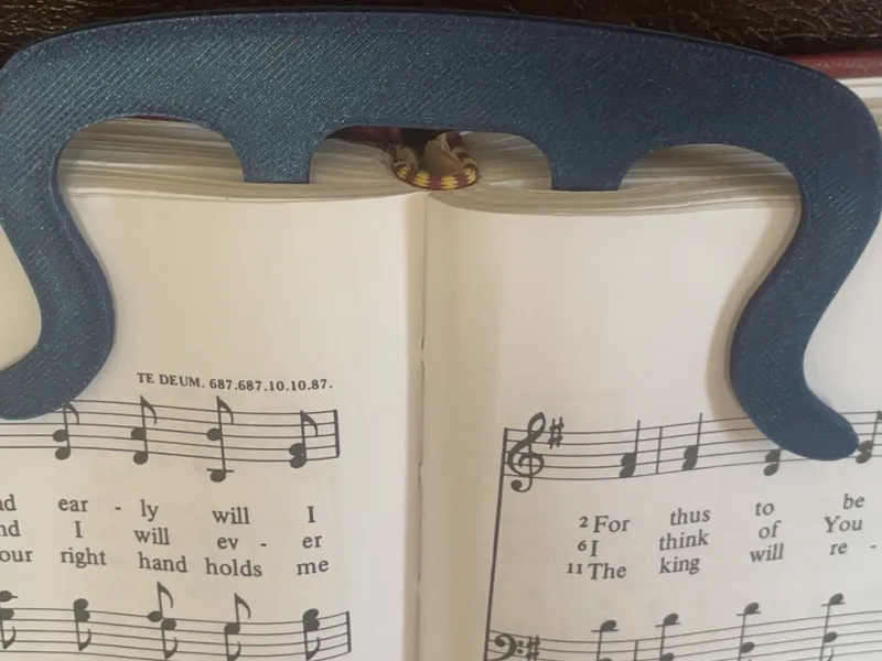 Piano page holder