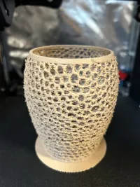 Toothbrush holder voronoi-1