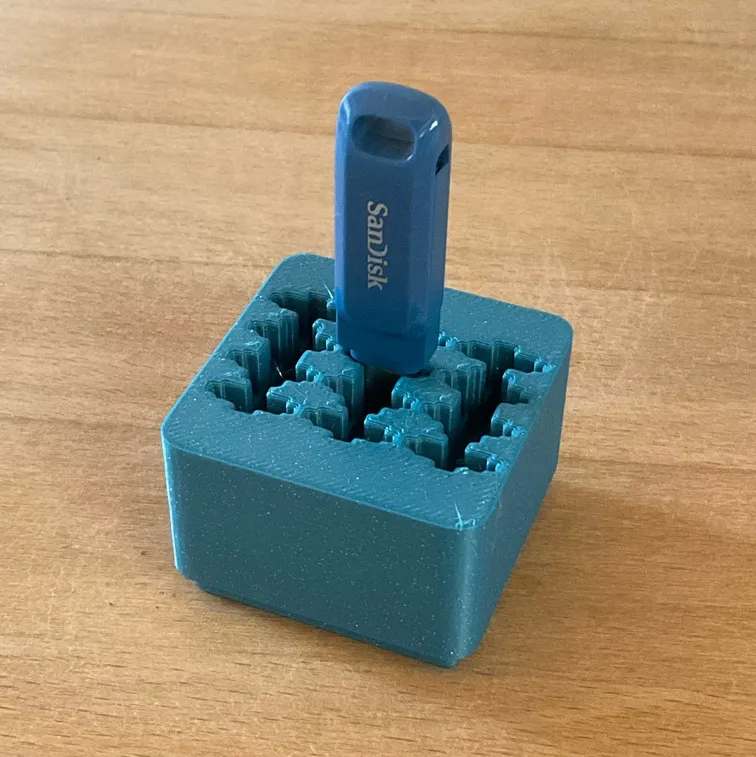 Soporte Gridfinity para tarjetas USB-A, USB-C y SD