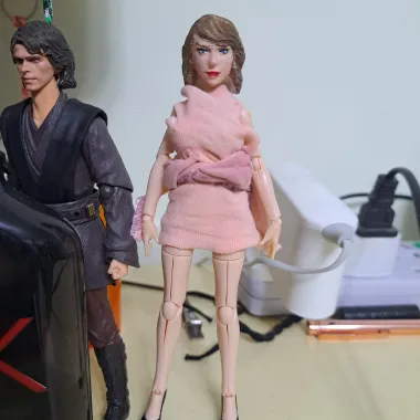 taylor swift head sculpt -0
