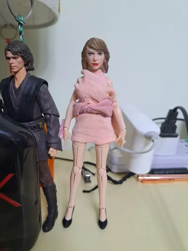 taylor swift head sculpt -0
