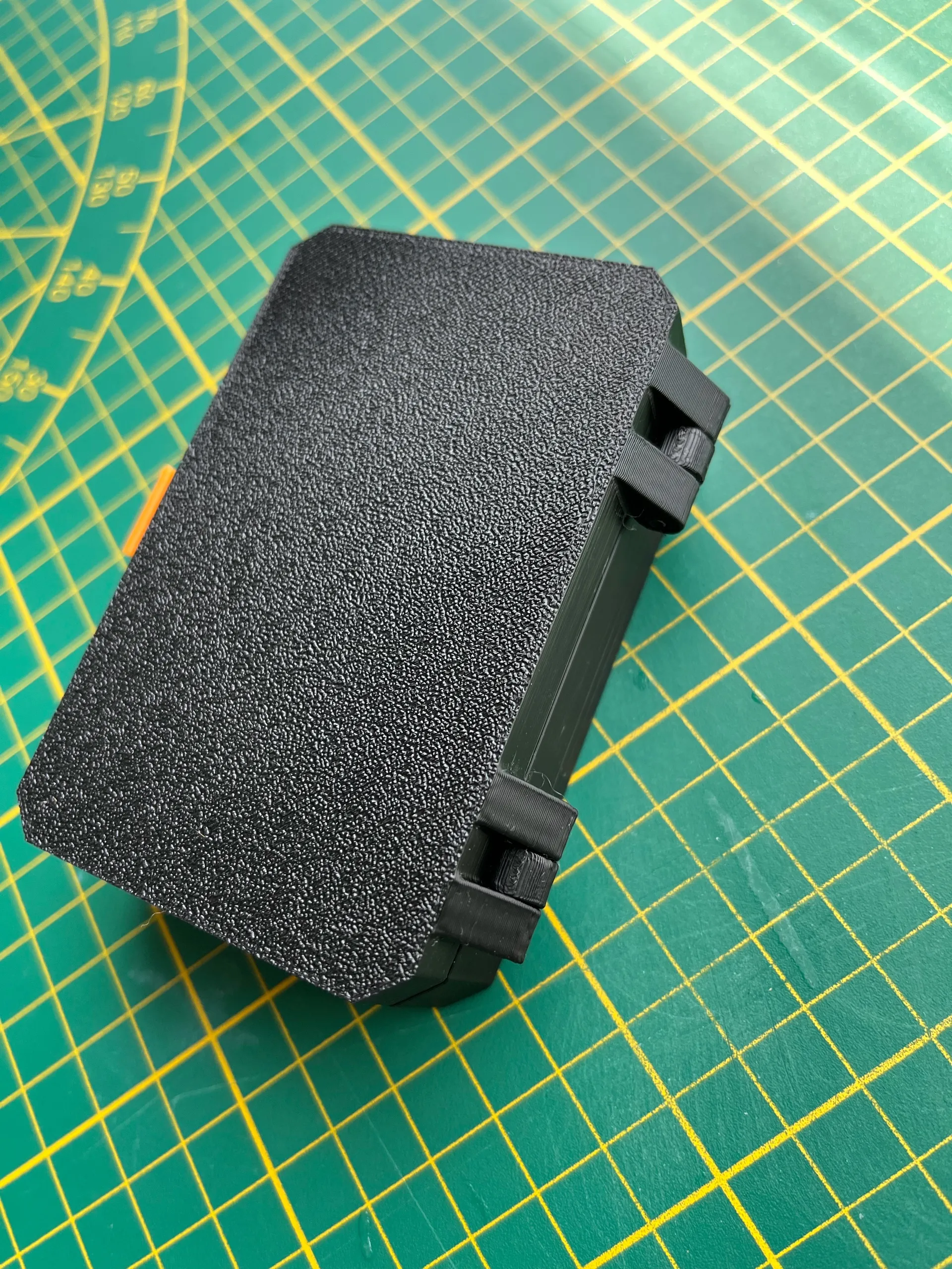 Dungeons and Dragons Dice Box-3