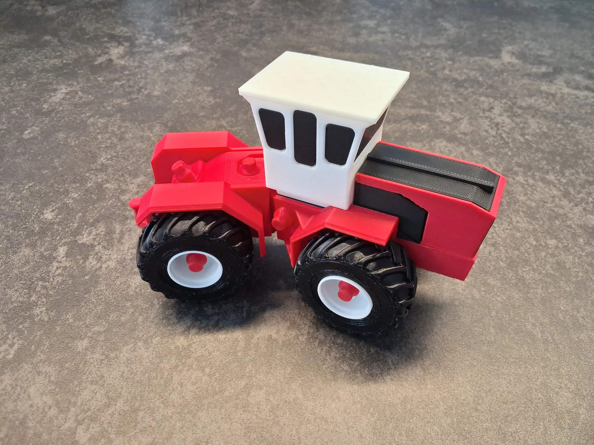 a 4wd tractor-0