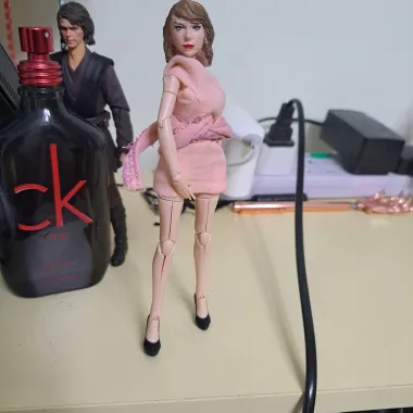 taylor swift head sculpt -1
