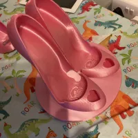 barbi shoes tablet holder -0