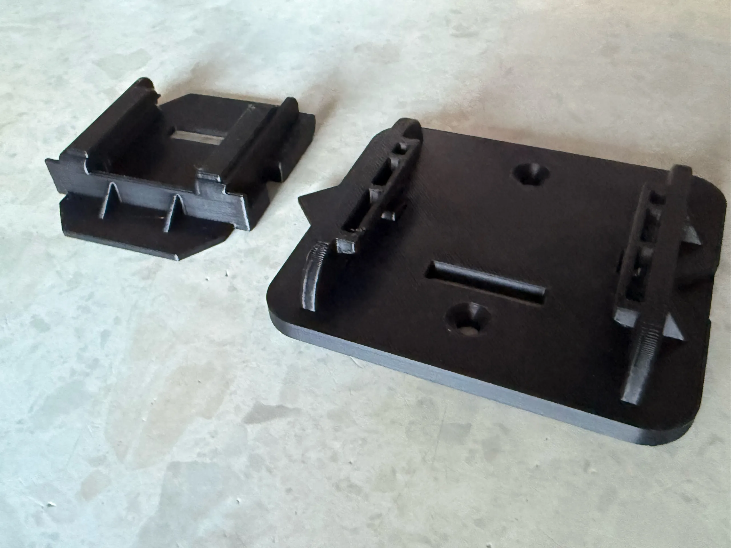 Worx PowerShare Battery Wallmount-0