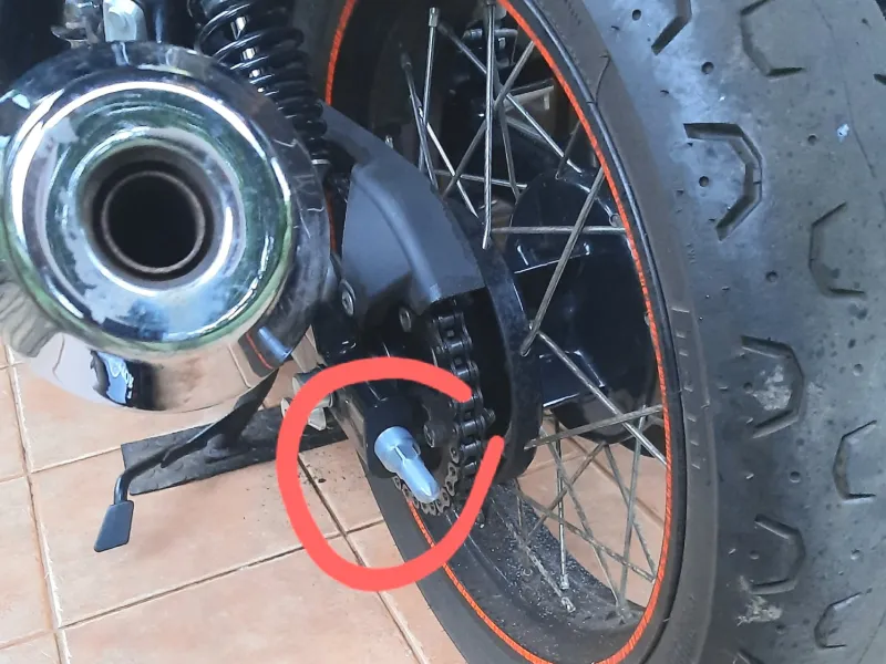 Royal Enfield Schraubenabdeckung für Kettenspanner