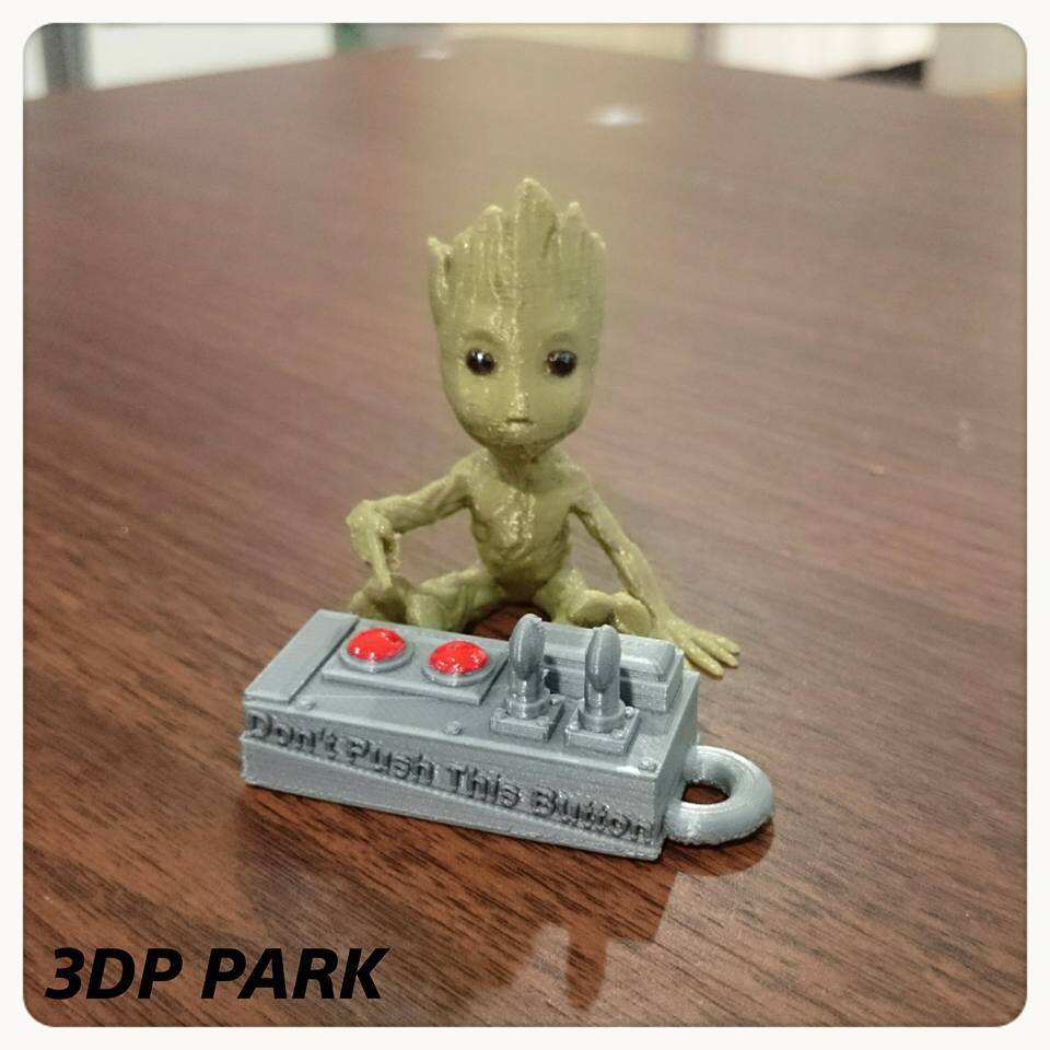 Baby Groot 5-2 (Don't Push This Button)-1