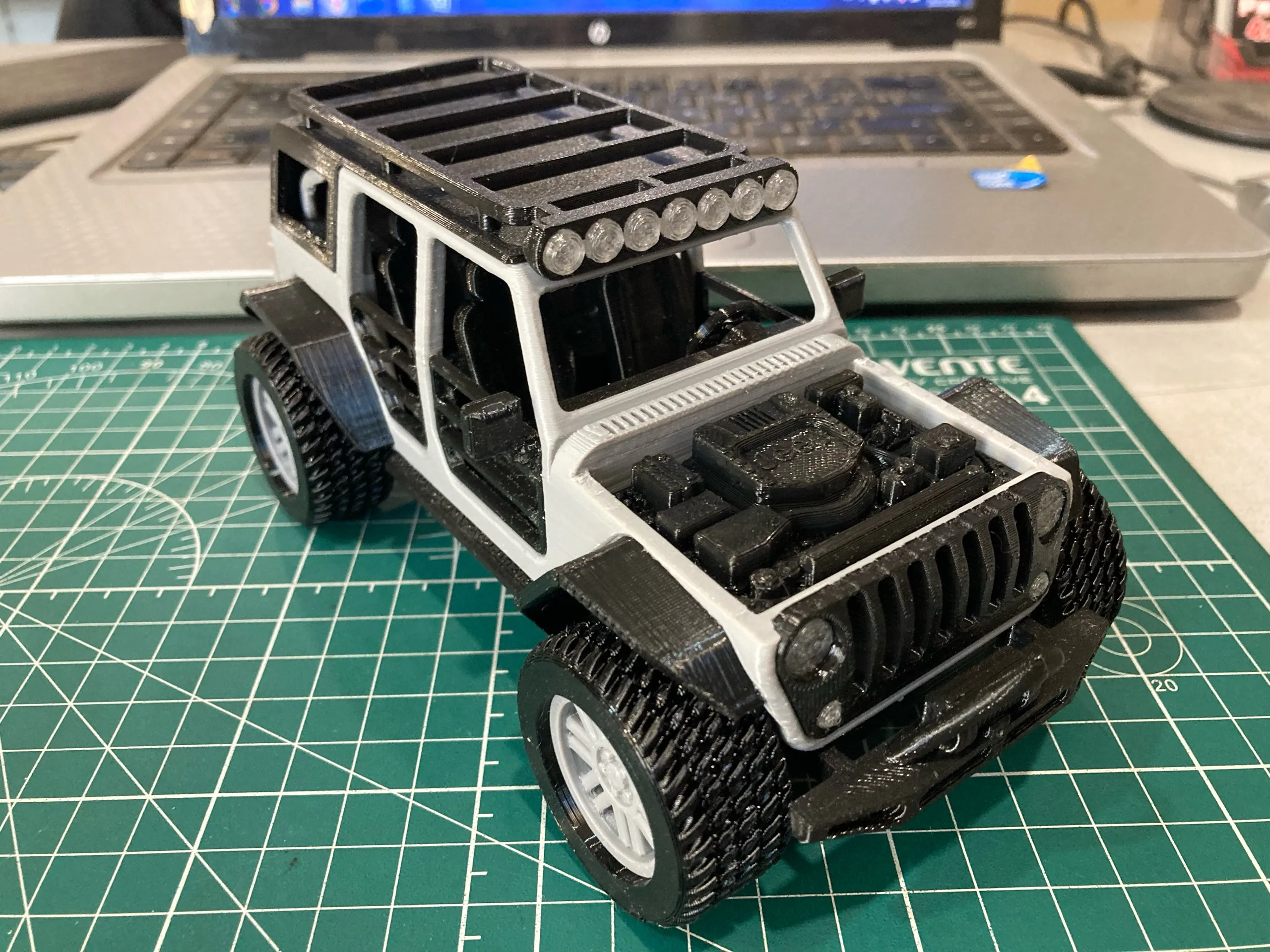 4-Door JEEP Wrangler with removable Hardtop-1