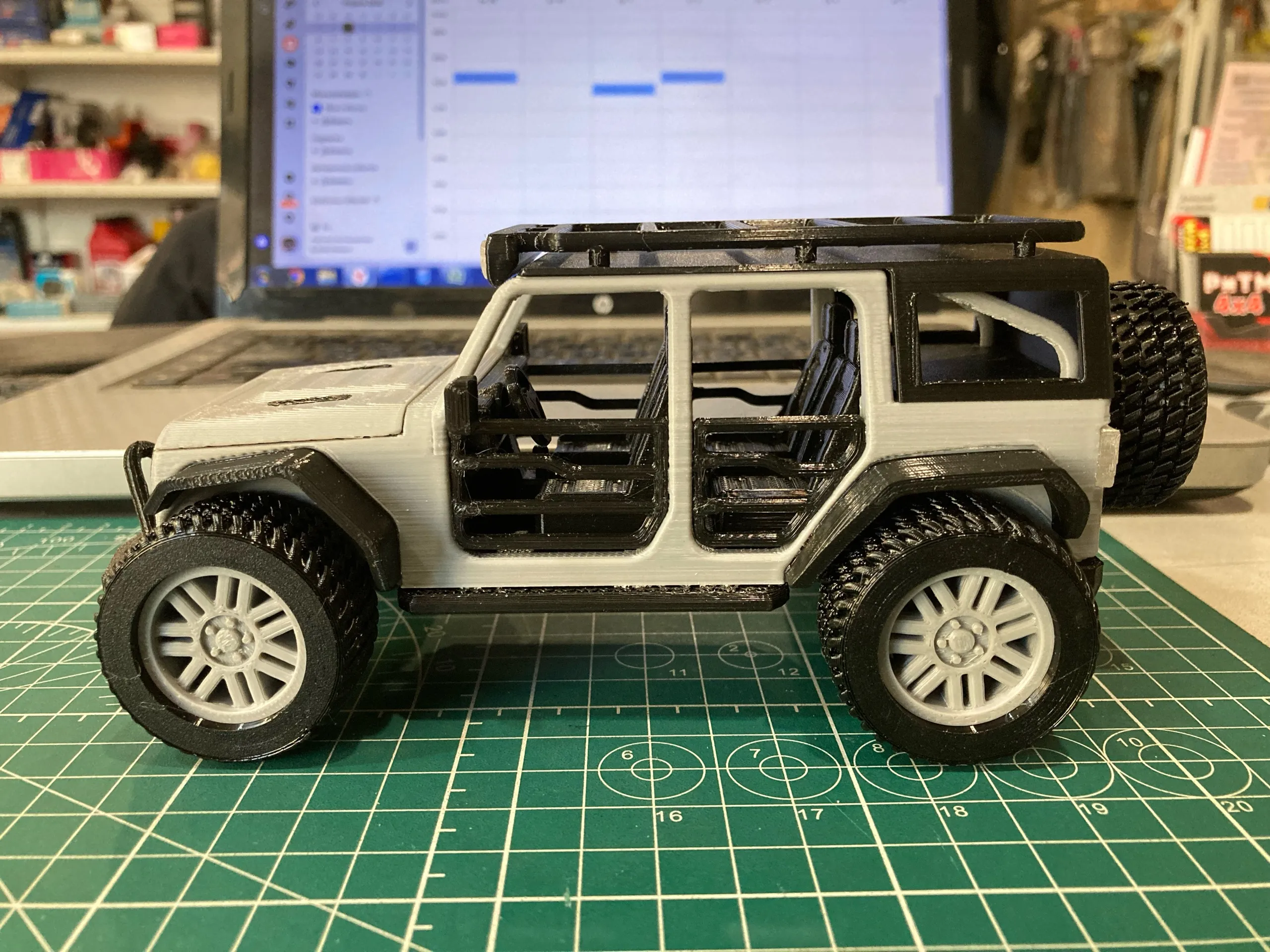 4-Door JEEP Wrangler with removable Hardtop-3