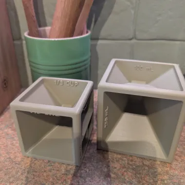 Measuring cooking cups-0
