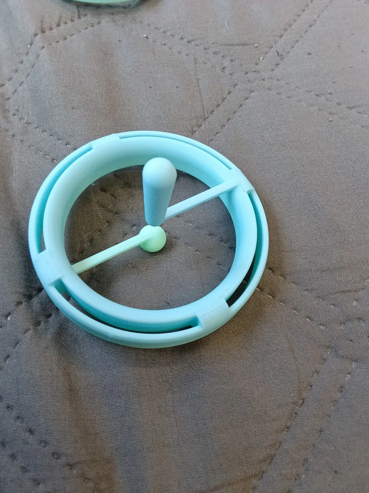 Spinning top with levitation effect-1
