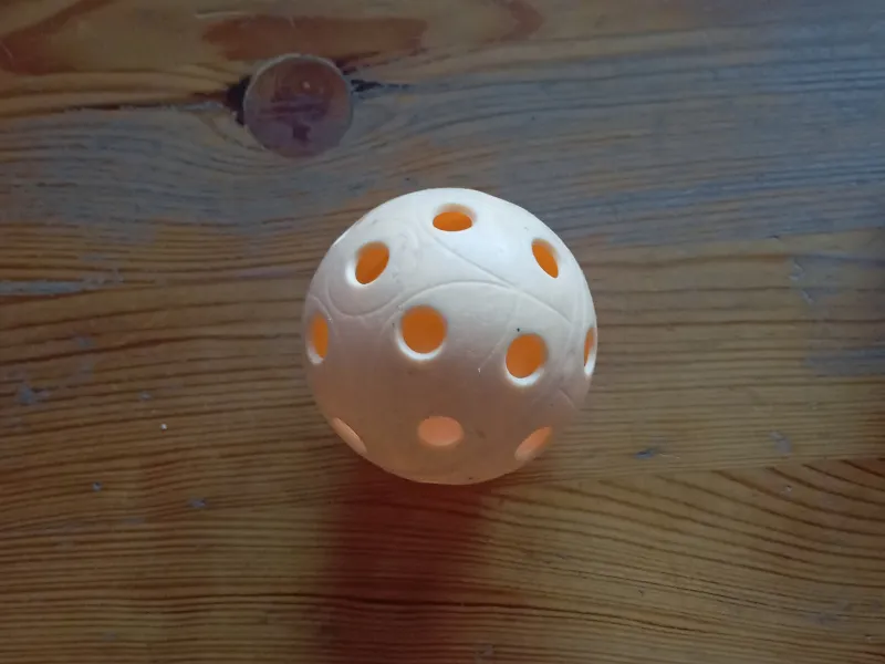 Ball for making freestyle floorball stick