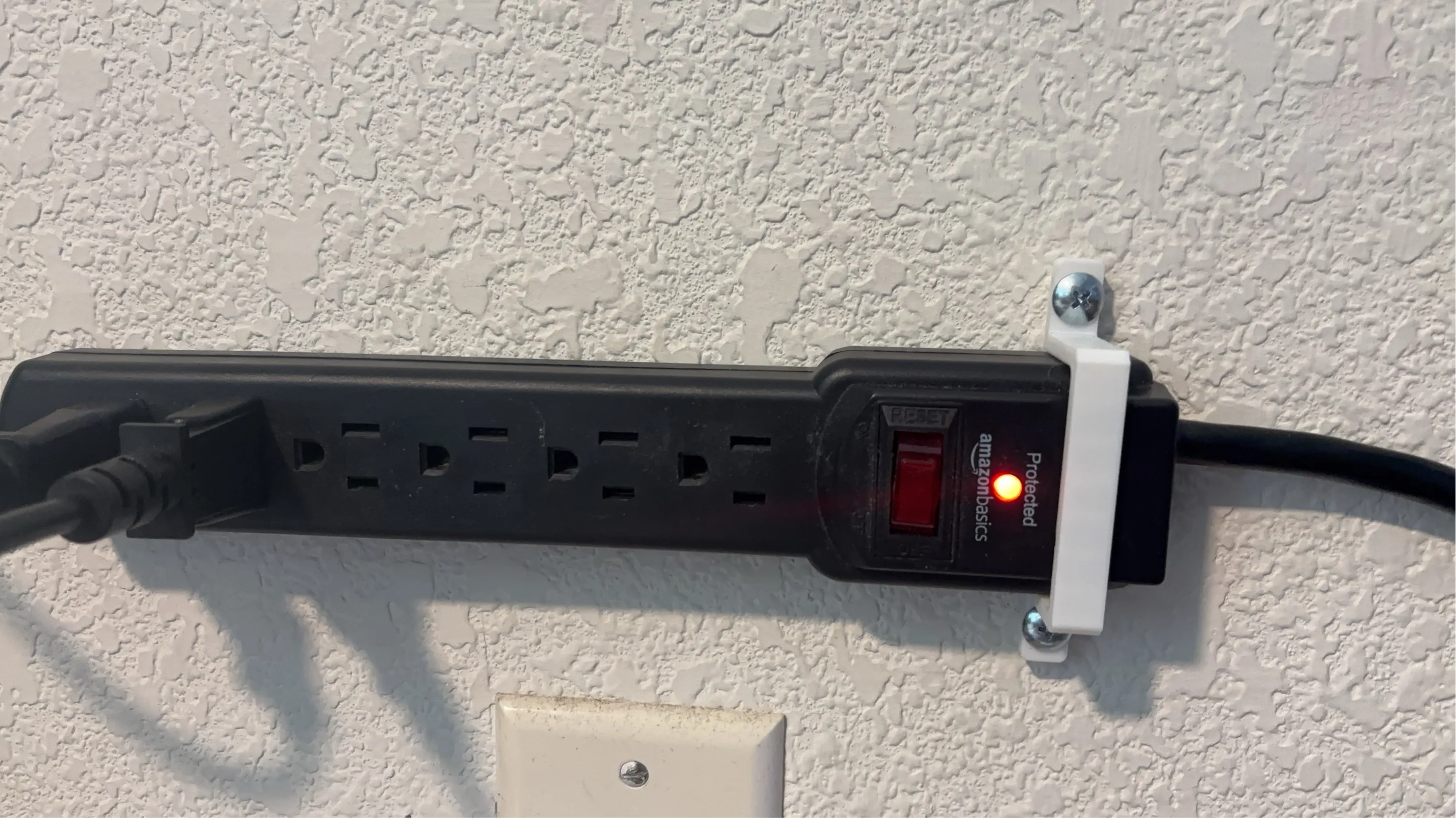 DesignNest Powerstrip Holder-1