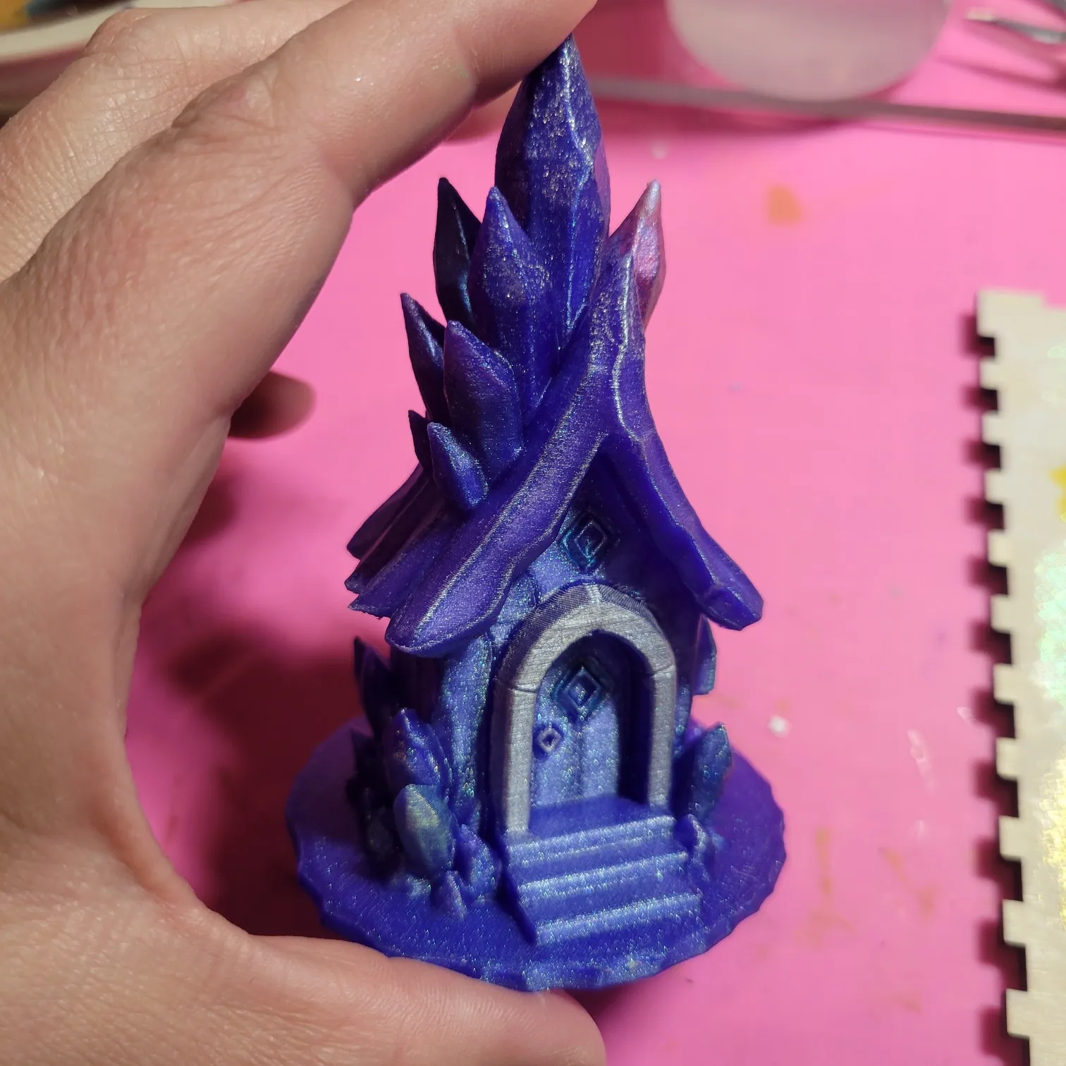 Crystal House – Fantasy Miniature Hut-0