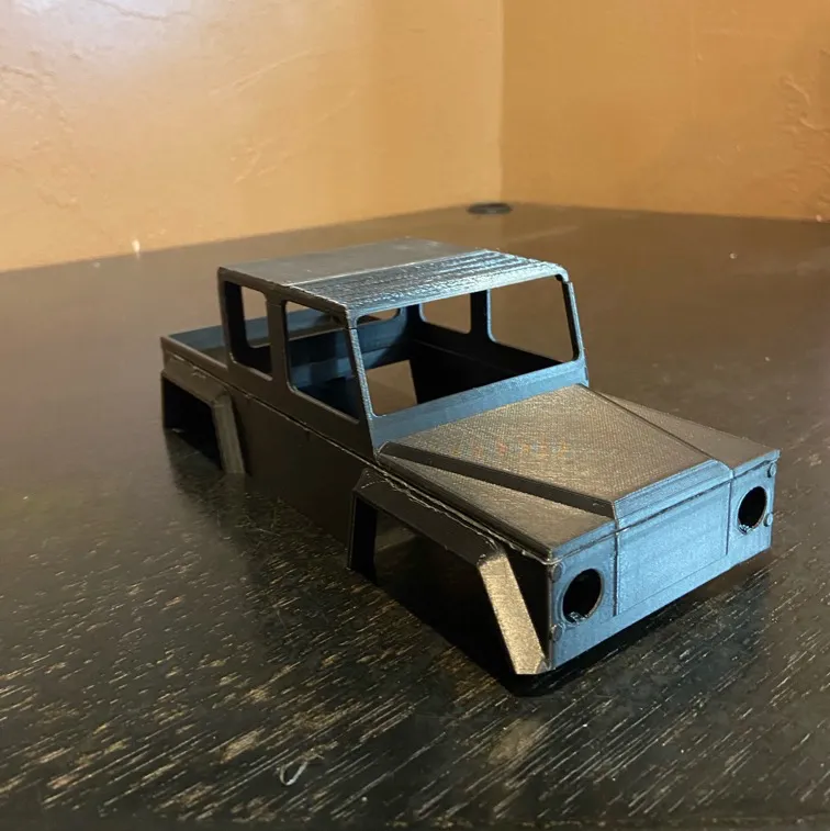 Trx4m Land rover Defender body realistic