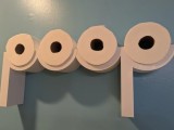 حامل ورق المرحاض كلمة POOP-2