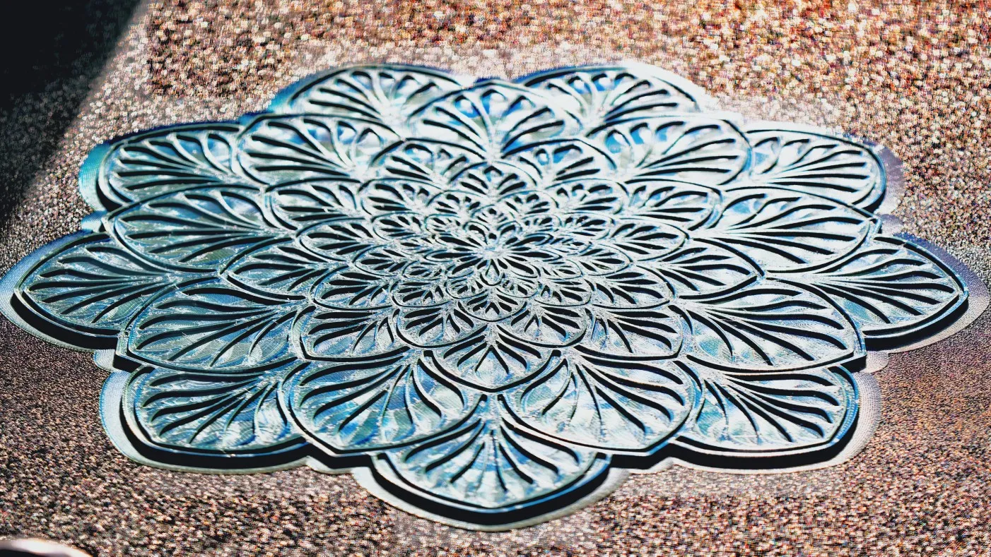 Mandala para colorear con rotuladores acrílicos-0