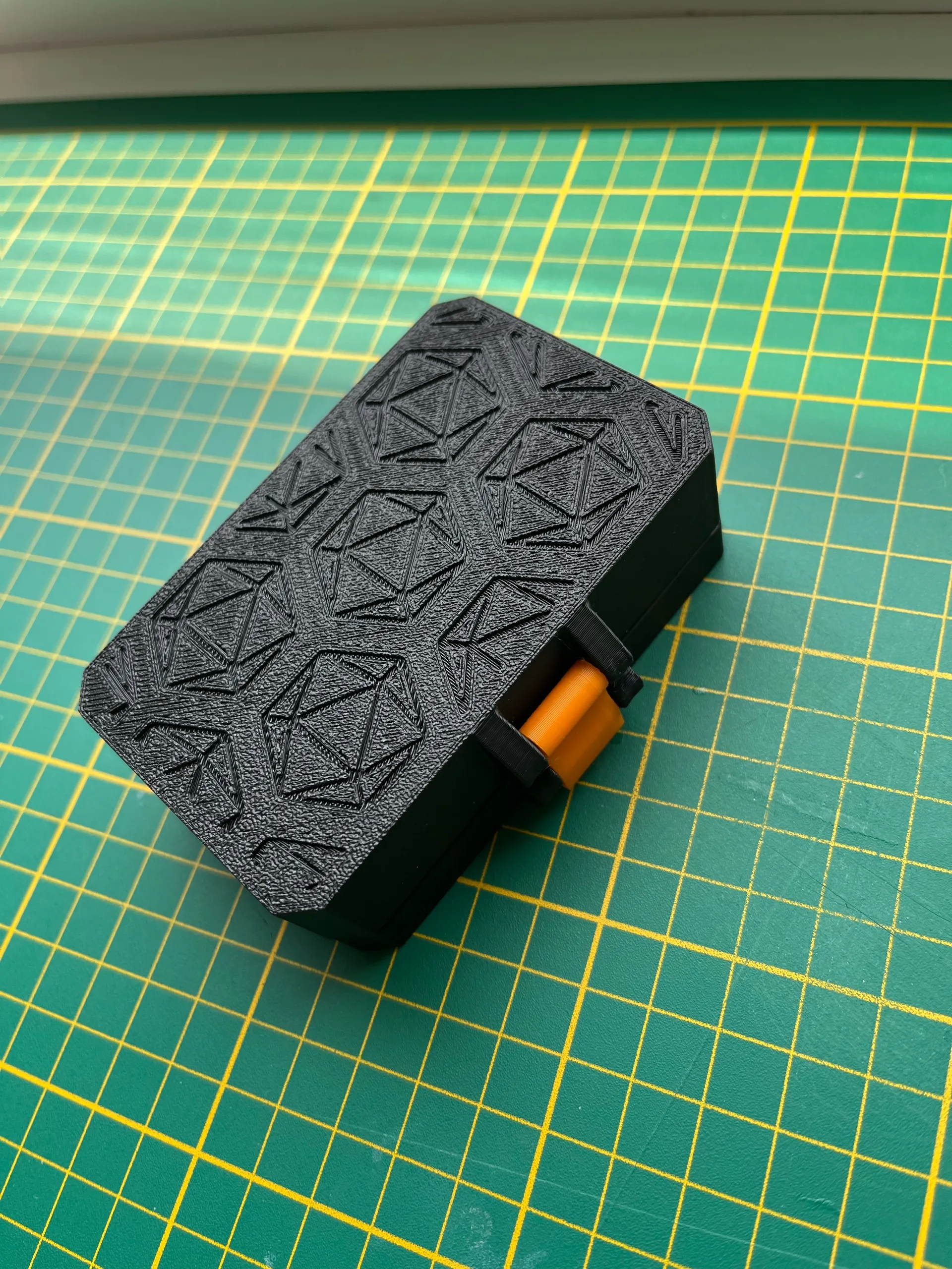 Dungeons and Dragons Dice Box-0