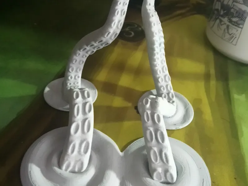 Octopus stand for phone and tablet