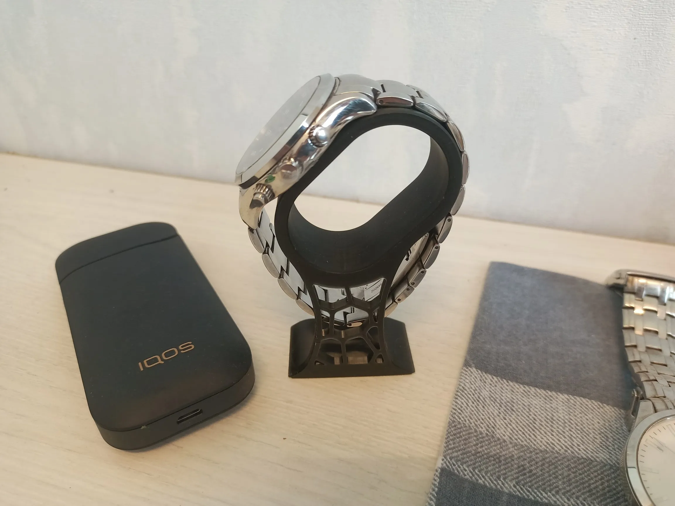 watch holder-1
