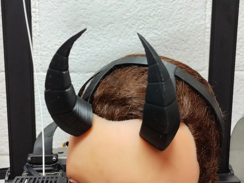Horns with headband