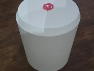 Garbage can and lid