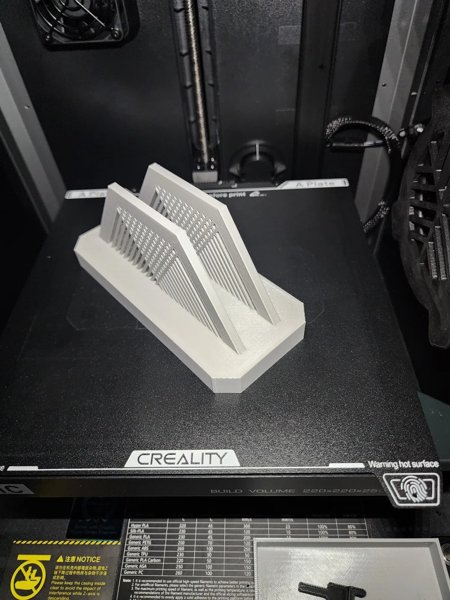 vert · laptop stand-1