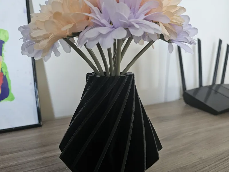 Modern Geometric Vase / Nowoczesny geometryczny wazon 