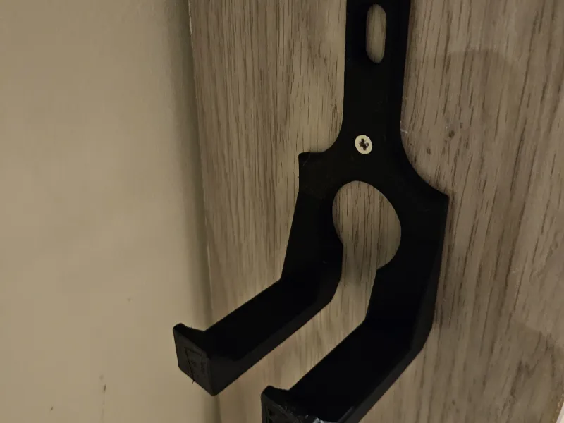 Game controller hanger