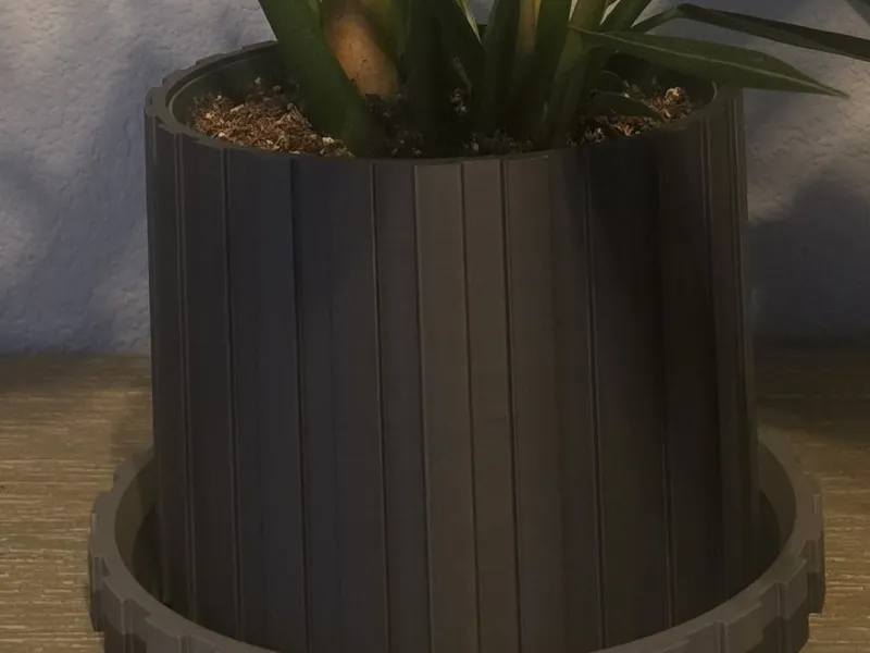 modern flower pot Vertical lines