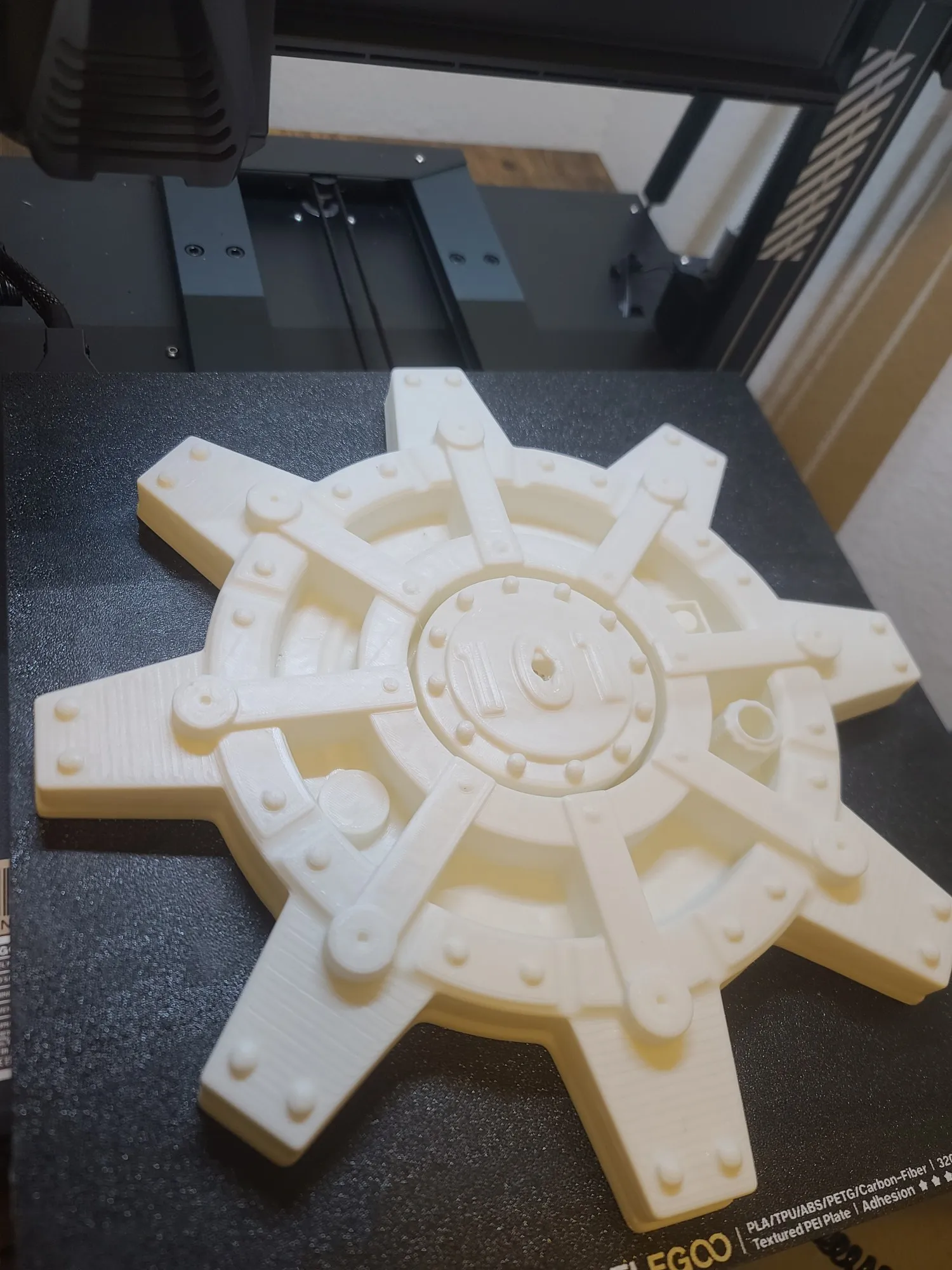 Fallout Clock Vault -0