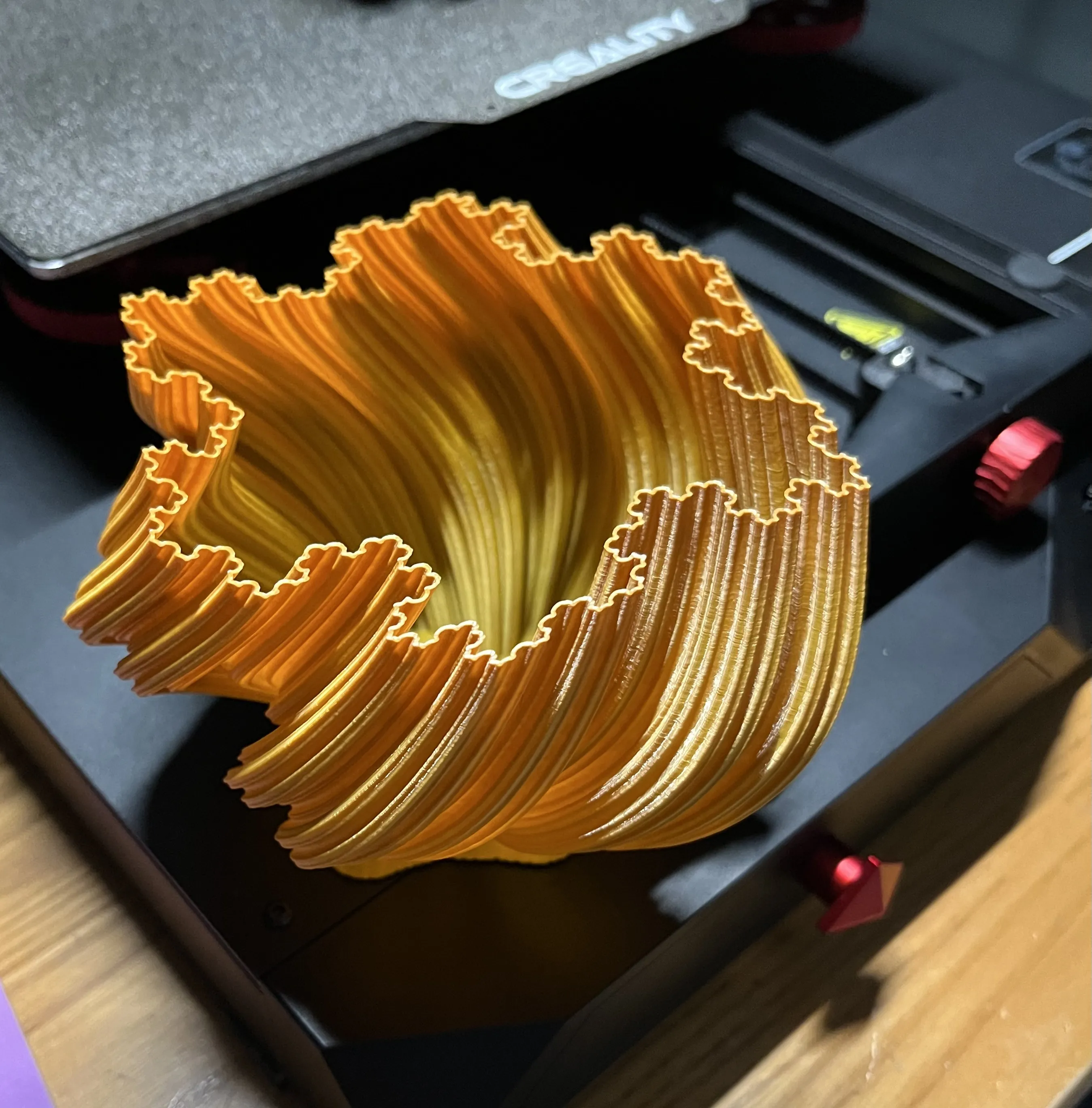 VASE 0083 - KOCH SNOWFLAKE FRACTAL VASE-1