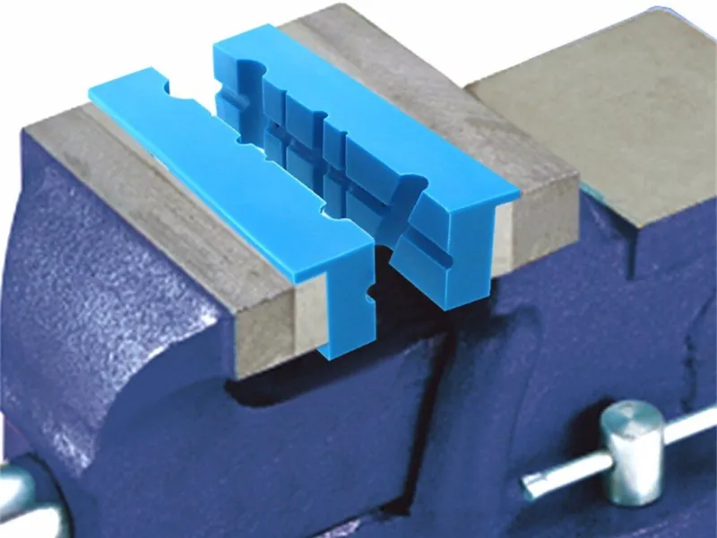Pads on the jaws of the vise
